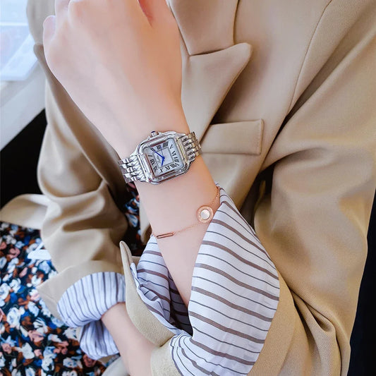 Elegant square quartz watch with a fine steel band, featuring a minimalist design and precise timekeeping.