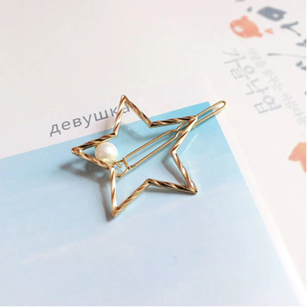 Elegant pearl hair clip with a sophisticated design, made of premium alloy materials for long-lasting durability and a secure fit.