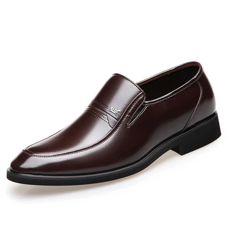 Premium cowhide leather shoes with breathable design and classic British style, perfect for discerning dads
