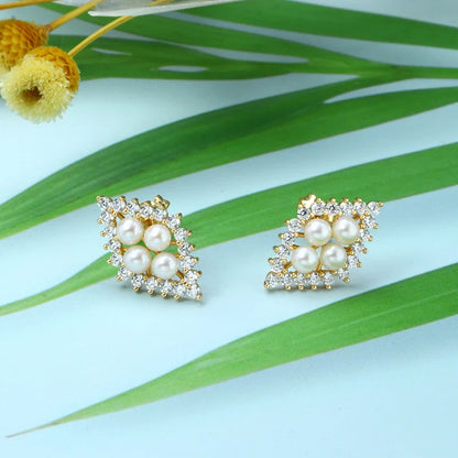 Elegant diamond-shaped natural pearl earrings for women, showcasing a retro-inspired design and high-quality silver construction.