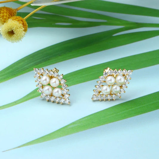 Elegant diamond-shaped natural pearl earrings for women, showcasing a retro-inspired design and high-quality silver construction.