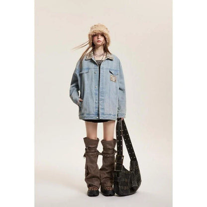 Stylish leopard print denim jacket with a comfortable and versatile design