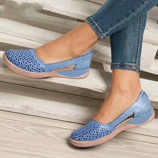 Fashionable hollow-out Baotou sandals for women in various colours and sizes