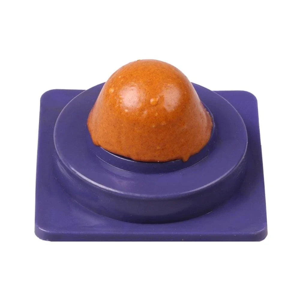 Premium cat licking treat made with catnip and fish gelatin for a delightful and healthy snacking experience