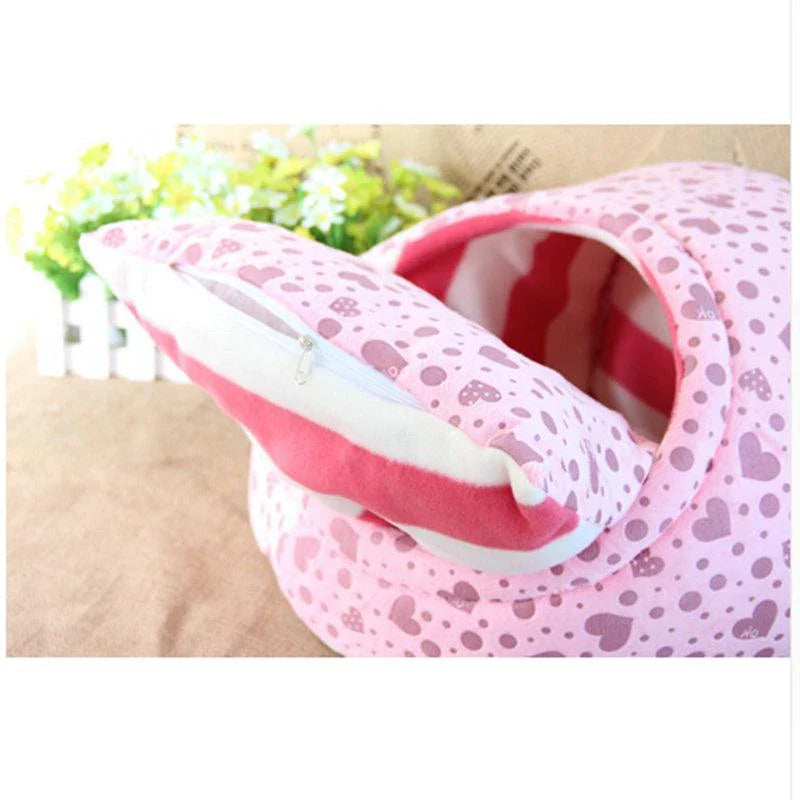 Luxurious machine-washable dog kennel in various colours, featuring premium nylon construction and plush interior for ultimate canine comfort.