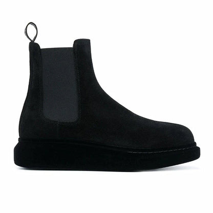 Premium British round toe leather boots in beige, featuring a sturdy sole and classic design
