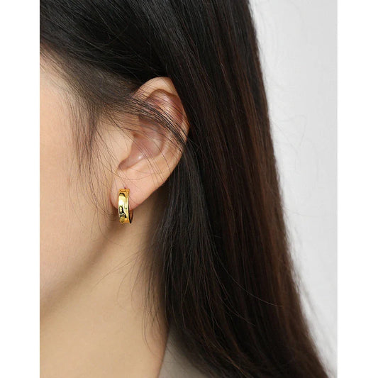 Pair of elegant 925 sterling silver geometric circle earrings in a trendy Korean style