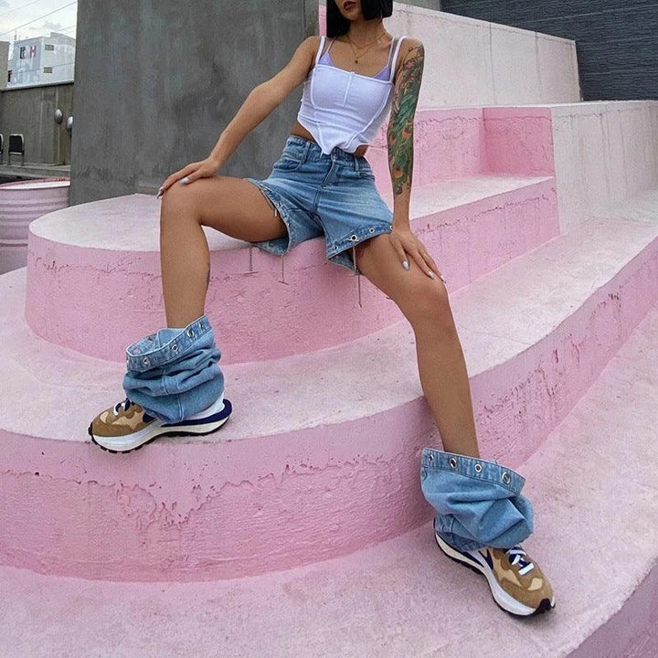 High-waisted wide-leg denim trousers in a stylish blue colour, featuring a comfortable and flattering fit