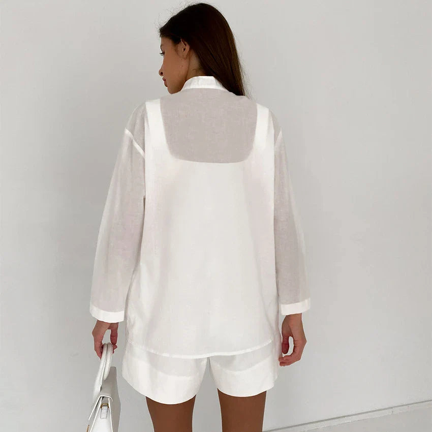 Relaxed-fit white casual set with shorts, featuring a loose, comfortable design made from premium cotton for all-day style and comfort.