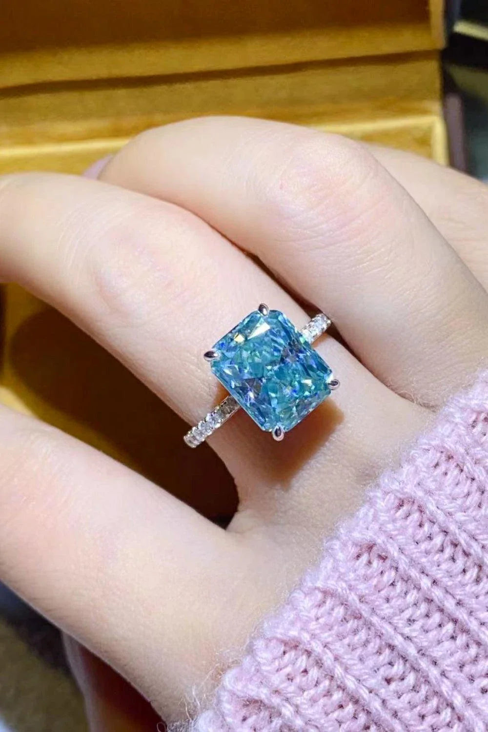 Trendha's 2-carat moissanite ring in a minimalist, modern design with platinum-plated sterling silver and zircon accents