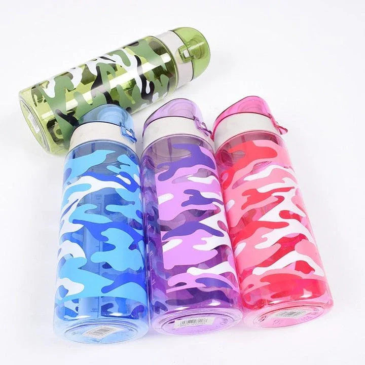 Stylish camouflage-patterned water bottle with 600ml capacity for outdoor adventures in the UK