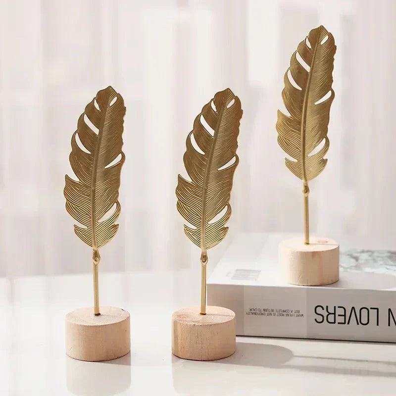Elegant Nordic-style ginkgo leaf iron wall decor with intricate leaf motif and sleek metal construction