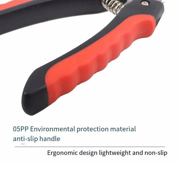 Premium pet nail clippers made of stainless steel with ergonomic design for comfortable and efficient grooming of dogs and cats