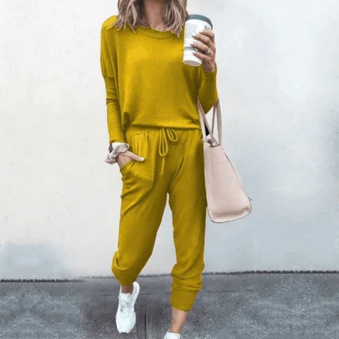 Premium casual loungewear set in soft pastel colours with long sleeves and elegant design