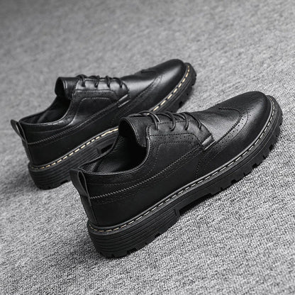 Sophisticated British-style leather casual shoes for men, featuring a sleek silhouette and premium construction.