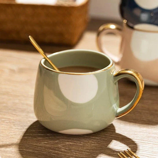 Cosy Style Ceramic Coffee Cup with Striped Pattern in Pastel Pink, Compact and Ergonomic Design for Comfortable Sipping