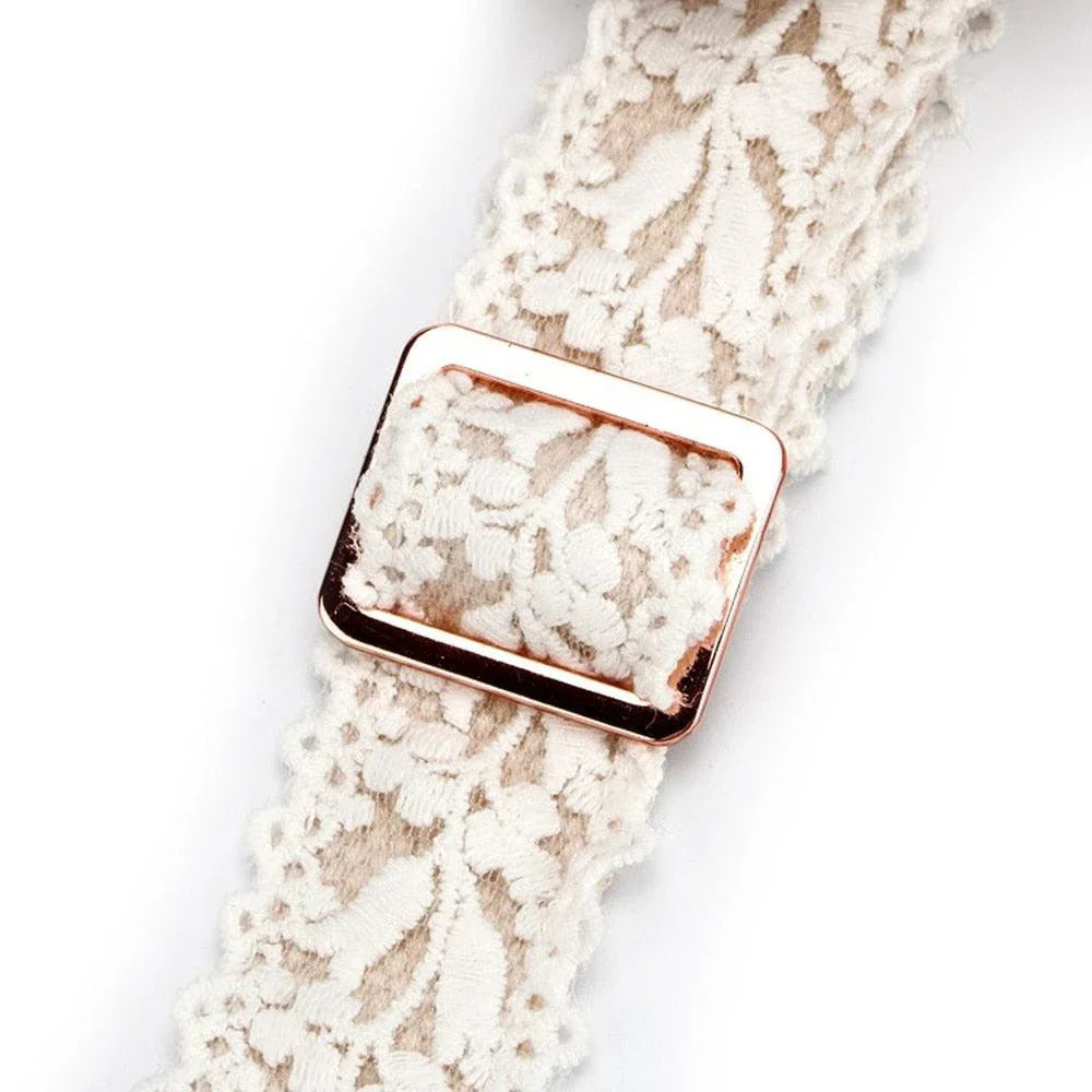 Elegant floral dog collar made with premium nylon materials for stylish and comfortable wear