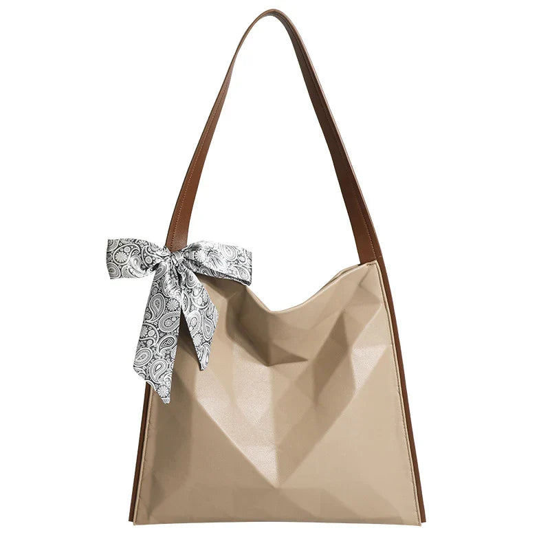 Large-capacity tote bag with geometric rhombus pattern in khaki or coffee colours