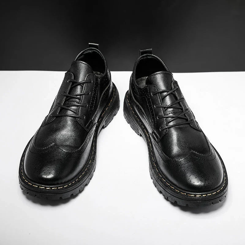 Sophisticated British-style leather casual shoes for men, featuring a sleek silhouette and premium construction.