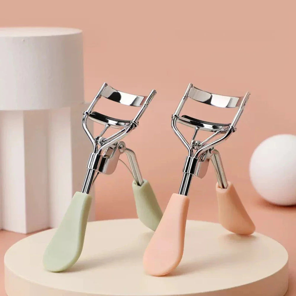 Heatless Manual Eyelash Curler with Silicone Pad and Curved Design for Flawless Lash Curling