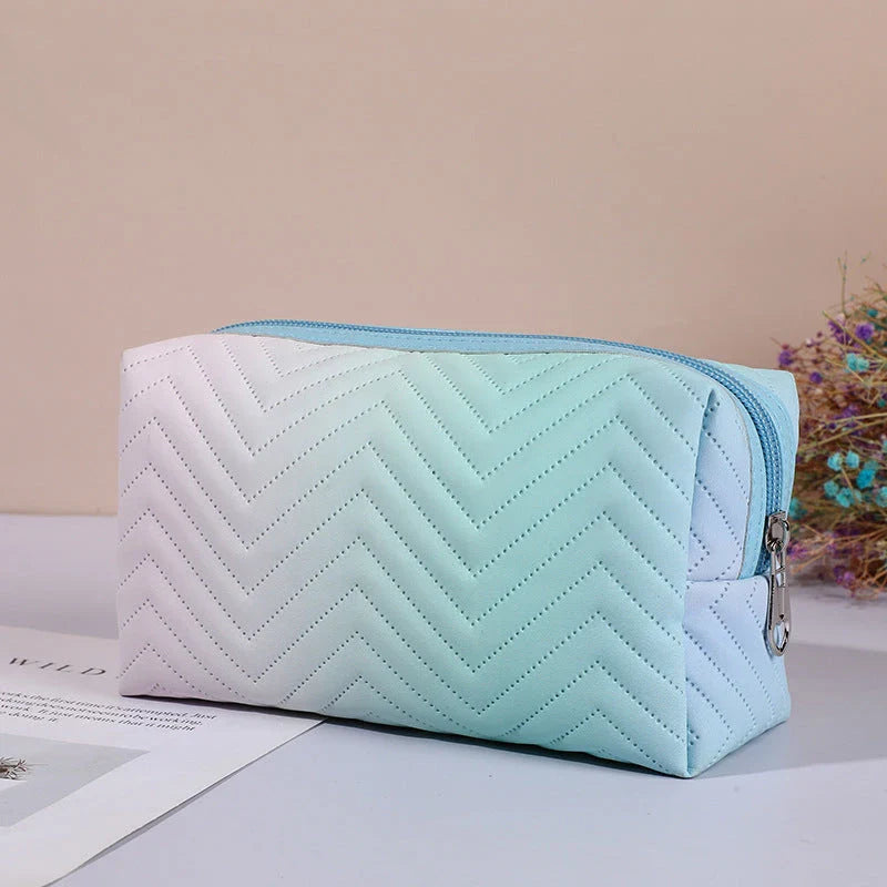 Elegant gradient-coloured makeup bag made of premium PU leather, perfect for organised storage and travel