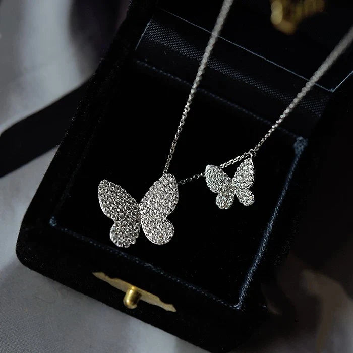 Exquisite gold-tone Zircon Clavicle Chain with adjustable length and vintage-inspired butterfly design