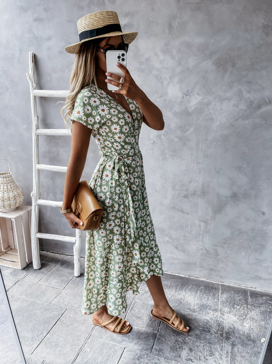 Chic V-Neck Elastic Waist Dress in Pink for a Flattering, Slimming Silhouette
