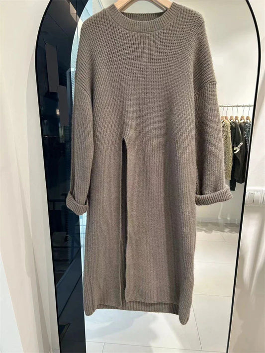 Relaxed mid-length jumper dress in a variety of colours, featuring an A-line silhouette and premium knit fabric for a comfortable, flattering fit.
