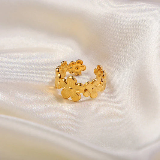Elegant 18K gold-plated stainless steel adjustable flower ring with a classic floral design