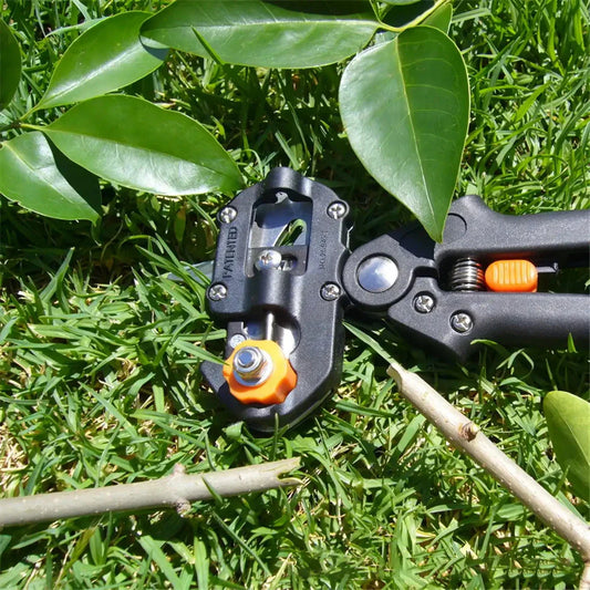 Premium Grafting Pruner and Branch Cutter Set for Gardeners - Versatile cutting options, efficient grafting, and durable construction