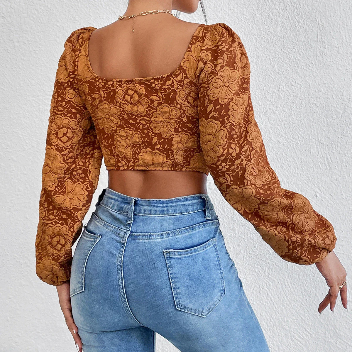 Embroidered long-sleeve tank top in brown, with square neckline and bubble sleeves