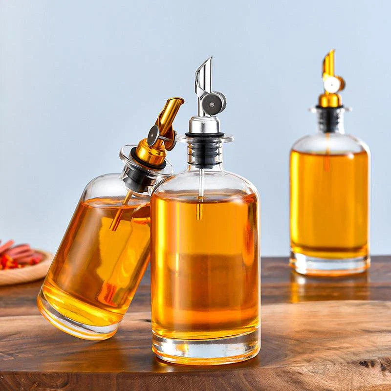 Premium glass spice jar with self-sealing lid, available in silver colour and various capacity and quantity options