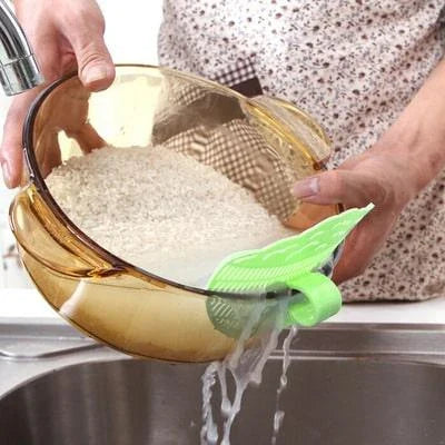 Funny Rice & Pea Strainer - A unique and durable colander for efficient draining of cooked rice, vegetables, and other foods