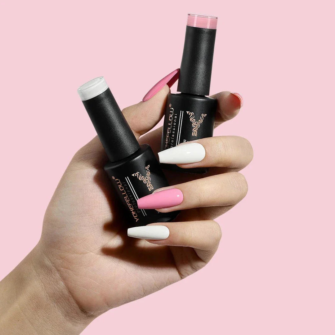 Dazzling 9D cat magnetic gel nail polish in a white shade, creating a captivating, shifting sparkle effect for elegant autumn nails