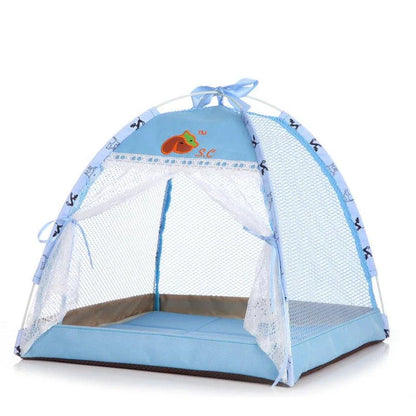 Premium breathable mesh cat outdoor den with sturdy Oxford fabric and nylon construction, providing a safe and comfortable retreat for your feline friend.
