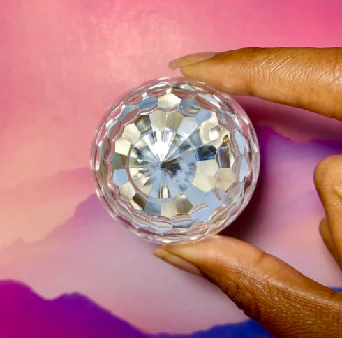 Compact and colourful USB disco light with flashing lights that synchronize to music