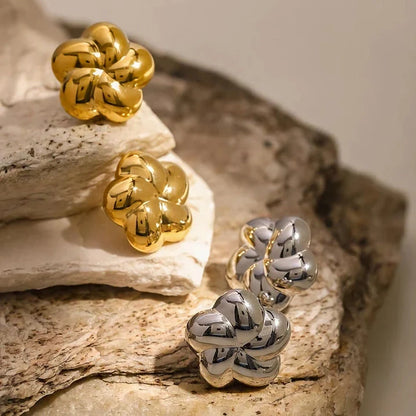 Elegant 18K gold plated flower-shaped stud earrings made from durable stainless steel