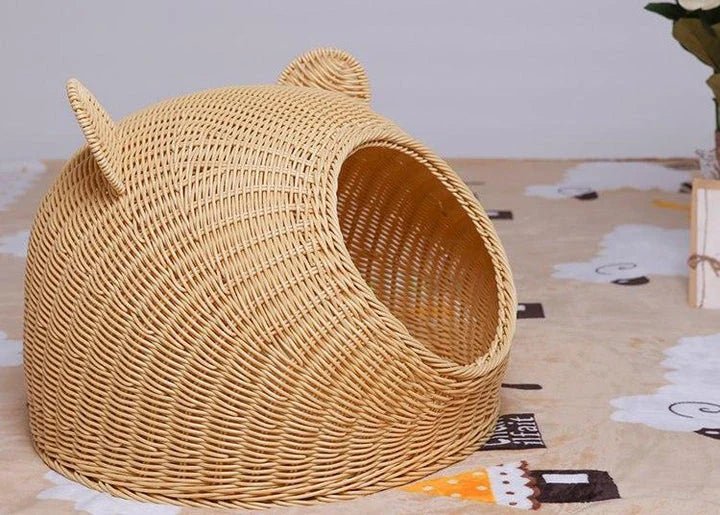 Cosy round woven pet bed with plush cushioning for small to medium-sized pets