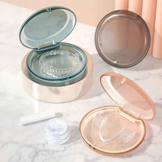 High-quality orthodontic retainer storage box made of durable frosted PC material with waterproof and breathable design