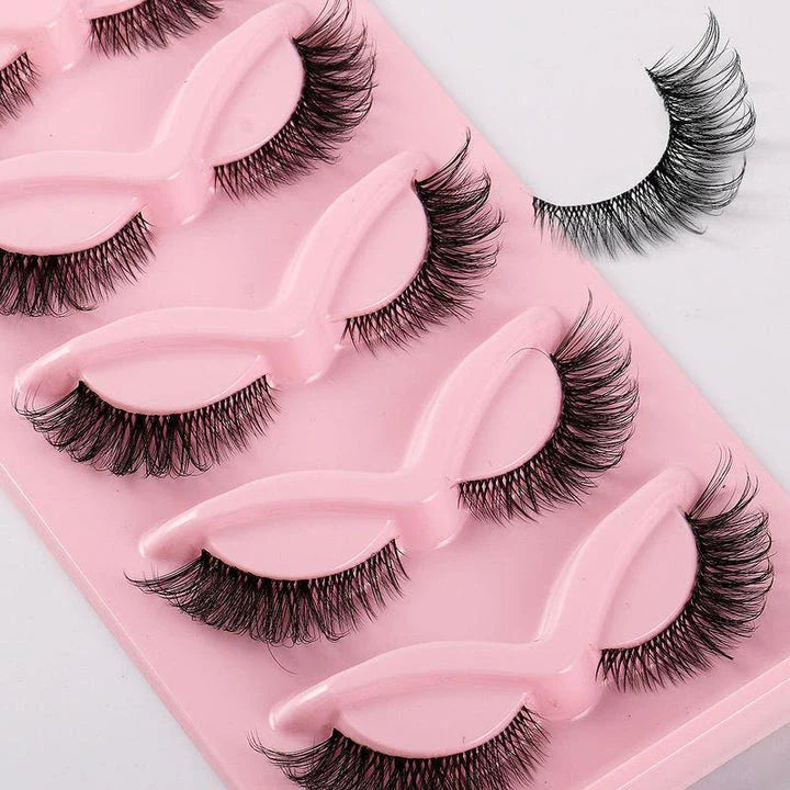 Pair of 3D cat eye and fox eye false eyelashes made from high-quality synthetic fibres for a natural, voluminous look