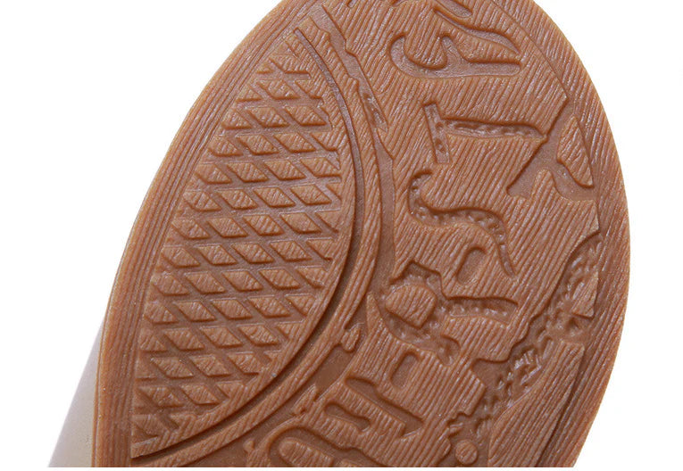 Premium quality casual sandals for beach days and everyday wear in the UK, featuring a stylish design, breathable materials, and massage-friendly sole