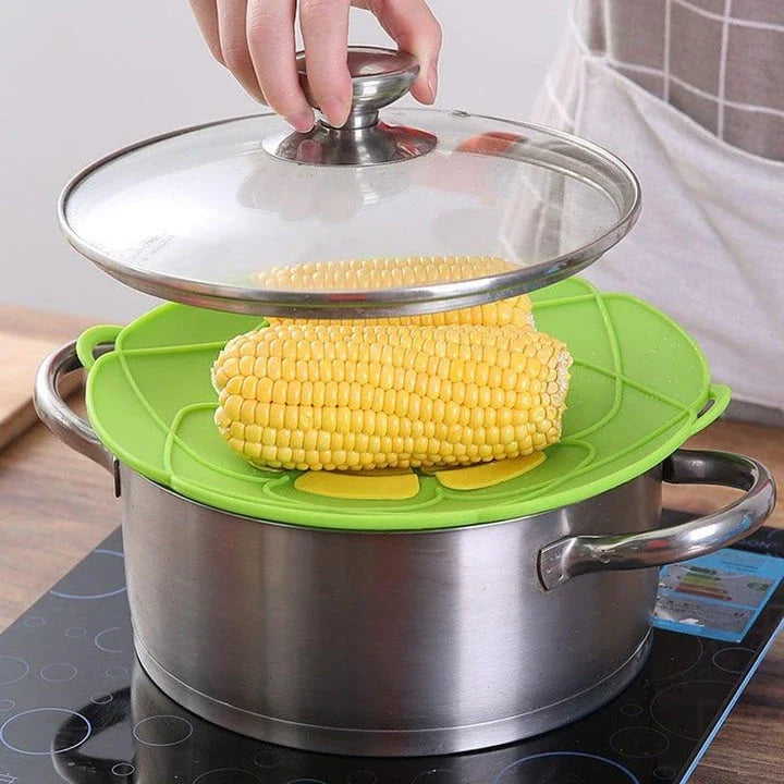 Premium spill-proof pot lids made of food-grade silica gel to prevent boil-over messes in the kitchen
