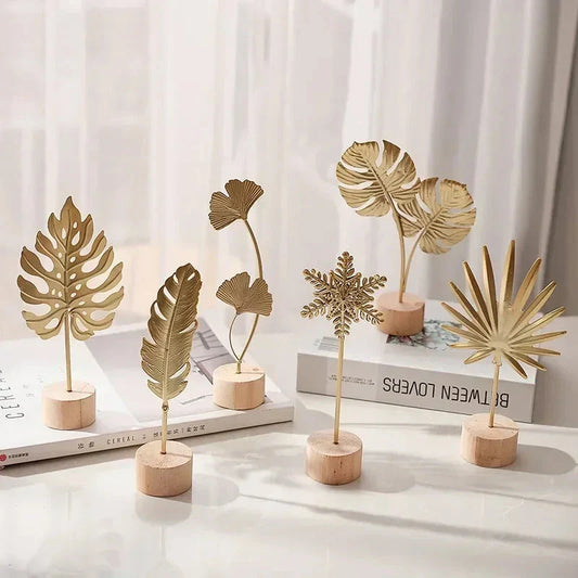 Elegant Nordic-style ginkgo leaf iron wall decor with intricate leaf motif and sleek metal construction