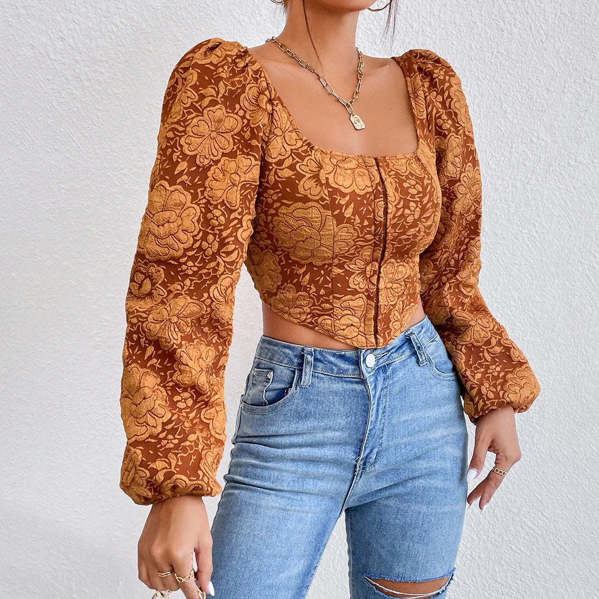 Embroidered long-sleeve tank top in brown, with square neckline and bubble sleeves