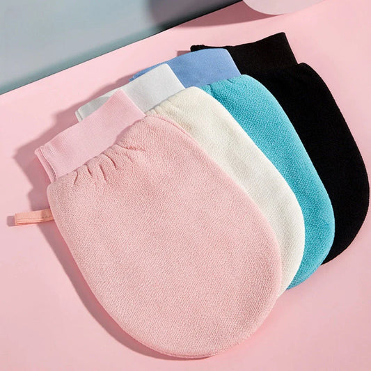 Premium exfoliating body scrub mitt made of viscose fibre for soft, smooth skin