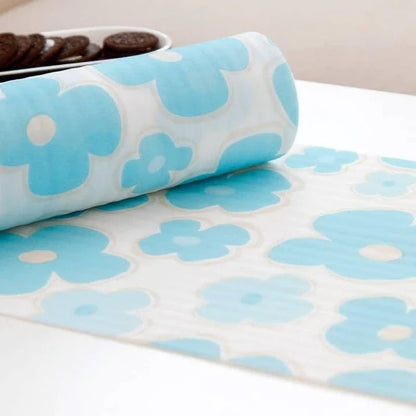 Premium disposable table covers in two sizes, made with durable PET material for convenient and elegant dining experiences in British homes.