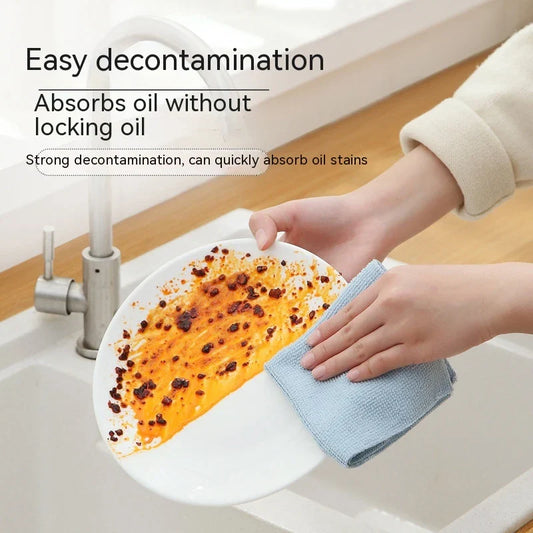 Disposable grey microfibre cleaning cloths for efficient, streak-free cleaning on various surfaces