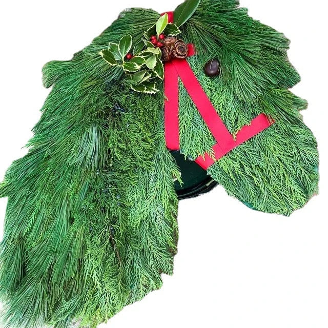 Charming farmhouse-style Christmas wreath with double horse head design and simulation pine branches