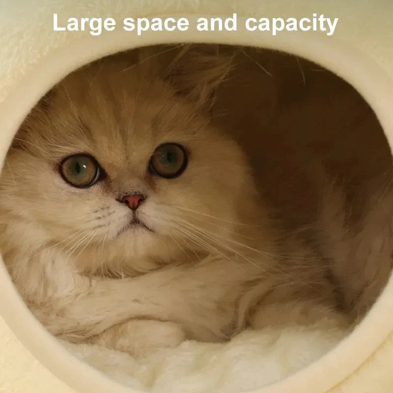 Cosy frog-shaped pet bed made of plush bubble velvet material, providing warmth and comfort for small cats and dogs