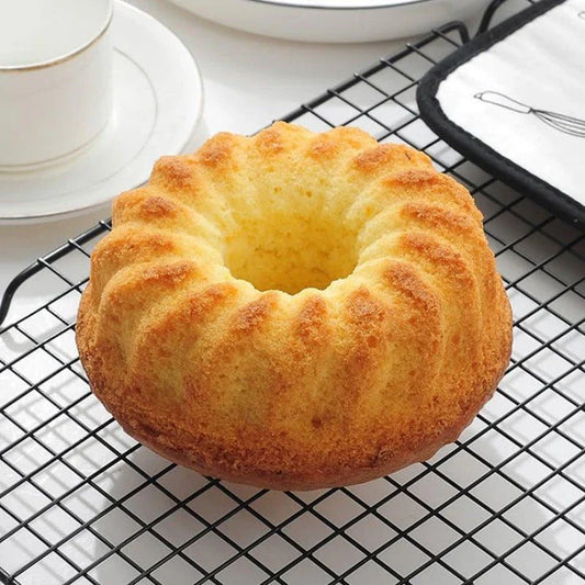 Premium 6-inch non-stick silicone cake mould in pink or green - a versatile baking tool for the modern British kitchen